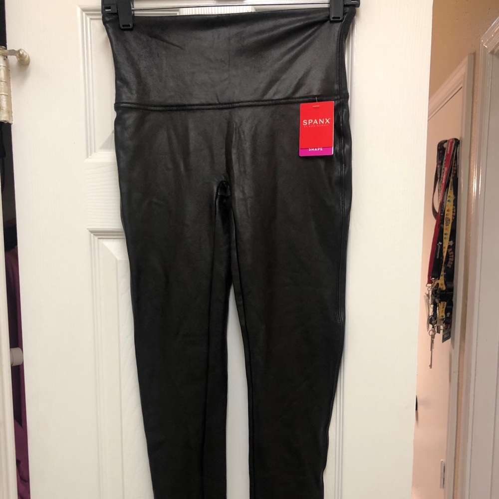 Spanx faux leather leggings 
Size large